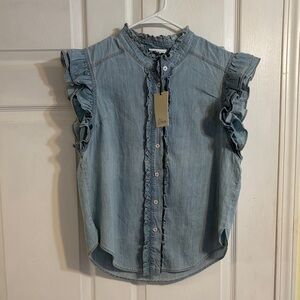 Elam denim blouse size large Ruffled capped sleeves and button down front